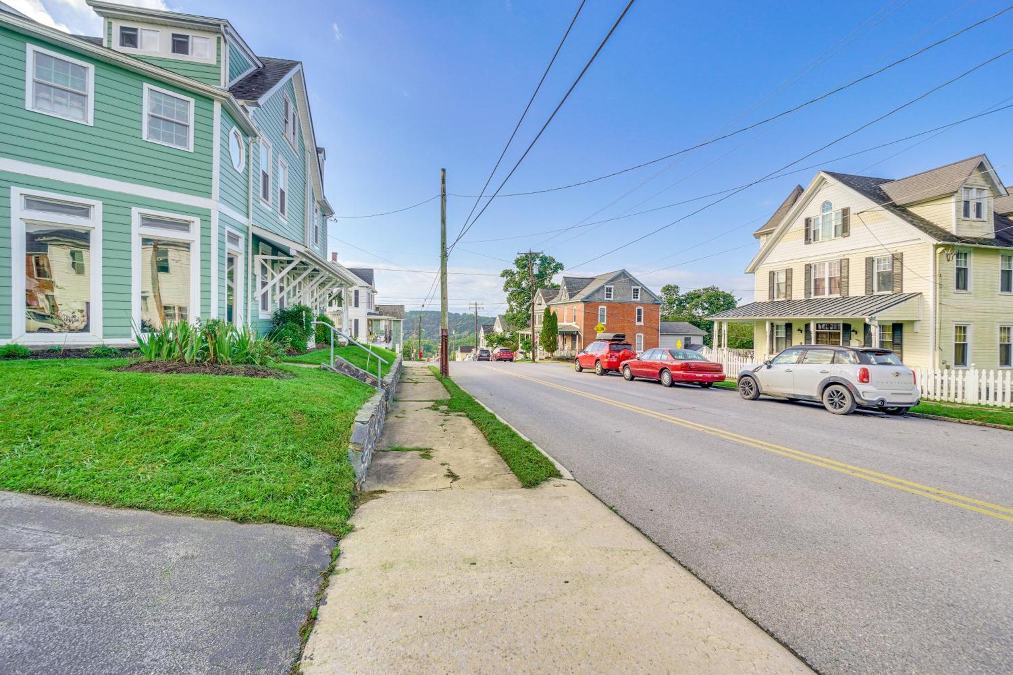 Epic Brunswick Apartment, Deck With Private Hot Tub! Exterior photo
